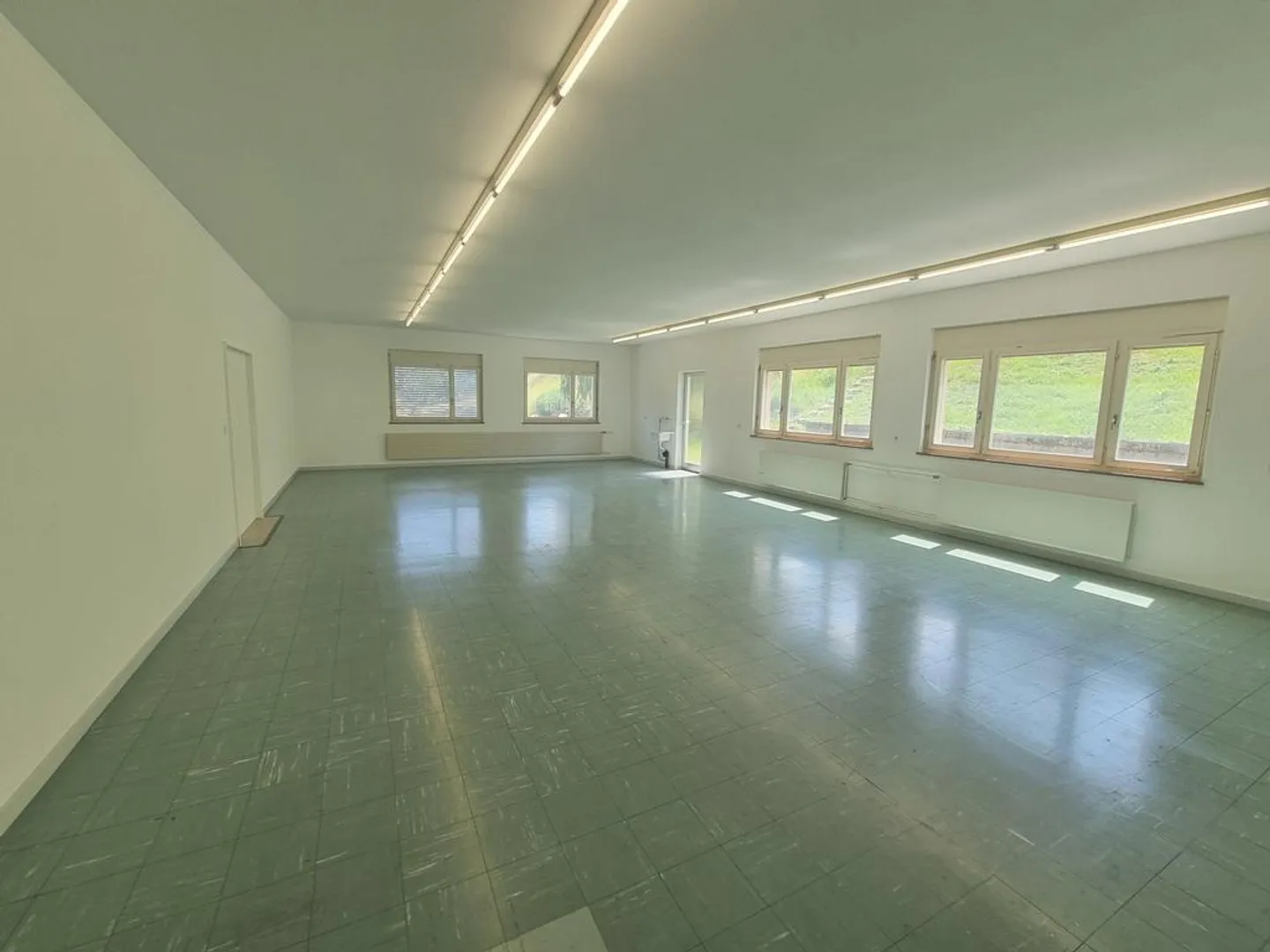 Espace commercial 188 m2 - Photo 2 sur 7
