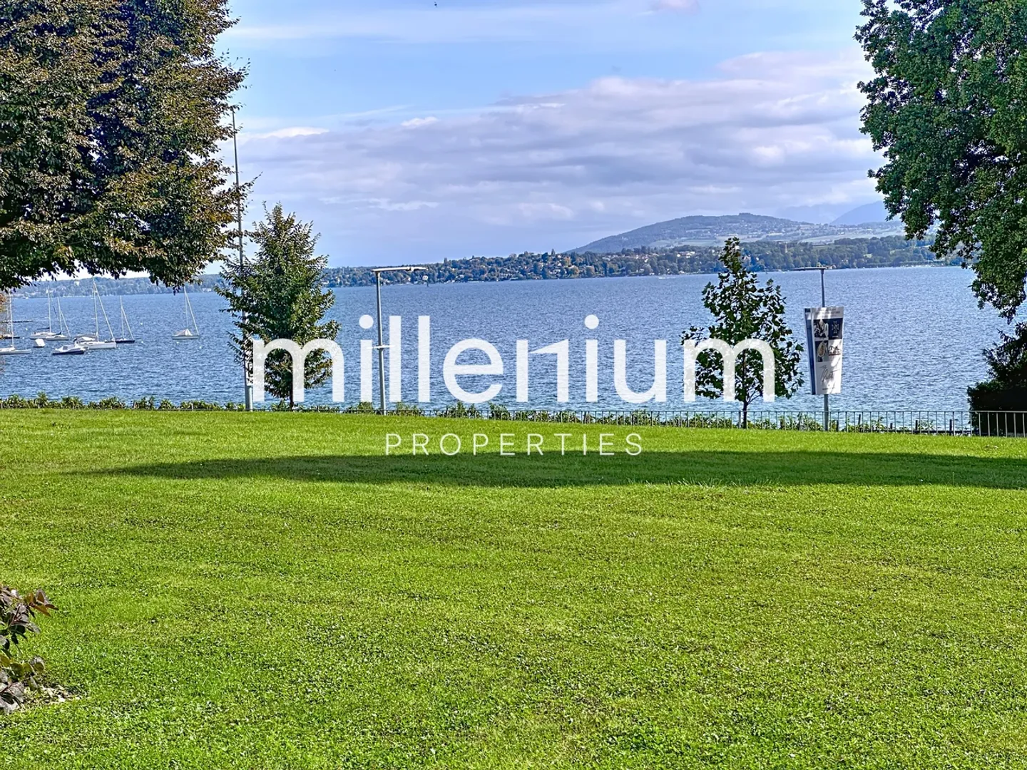 Appartamento di lusso al piano giardino con vista libera sul lago - Foto 1 di 10