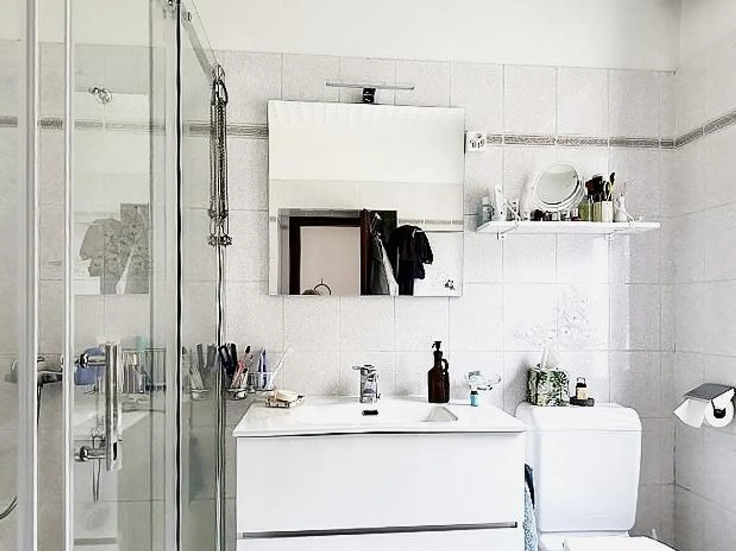 Appartement sous les combles de 3 1/2 pièces dans un emplacement très calme et ensoleillé avec vue - Photo 9 sur 23