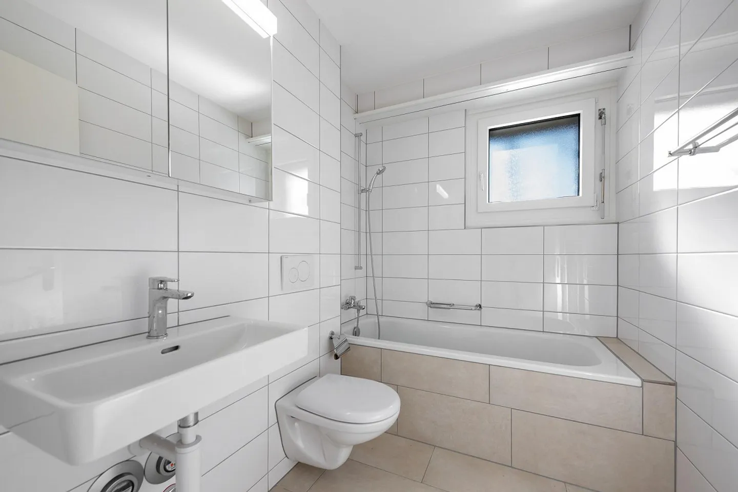 Charming 4-Room Apartment - Photo 9 of 9