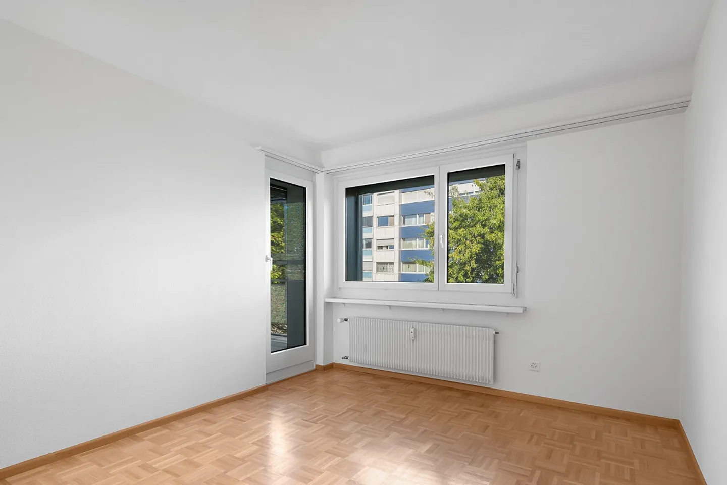 Charming 4-Room Apartment - Photo 5 of 9