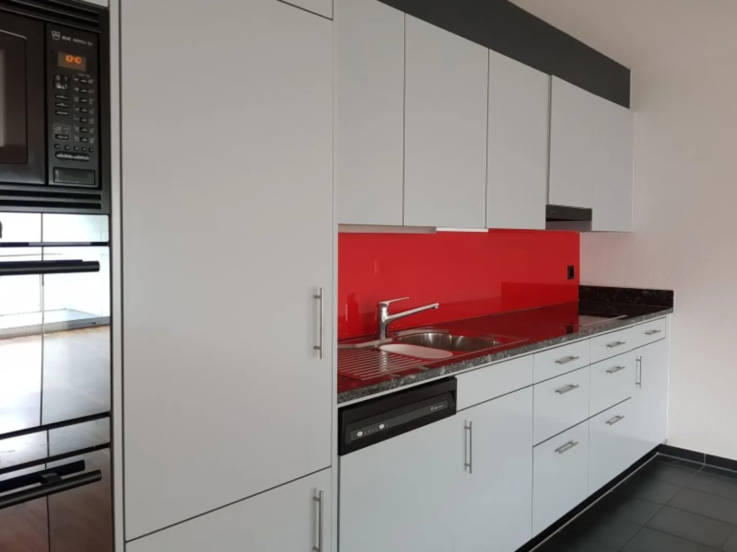 Appartamento attraente con parquet in legno massello e grande balcone - Foto 2 di 6