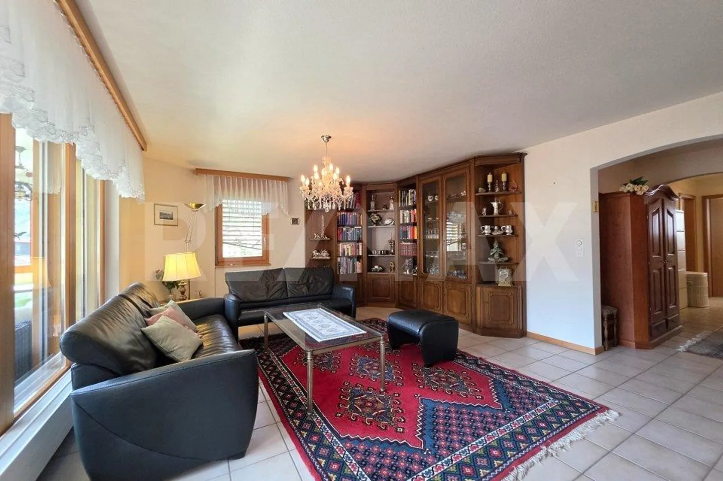 Appartement duplex de 5,5 pièces avec ascenseur, garage et deux balcons à Steg - Photo 3 sur 13