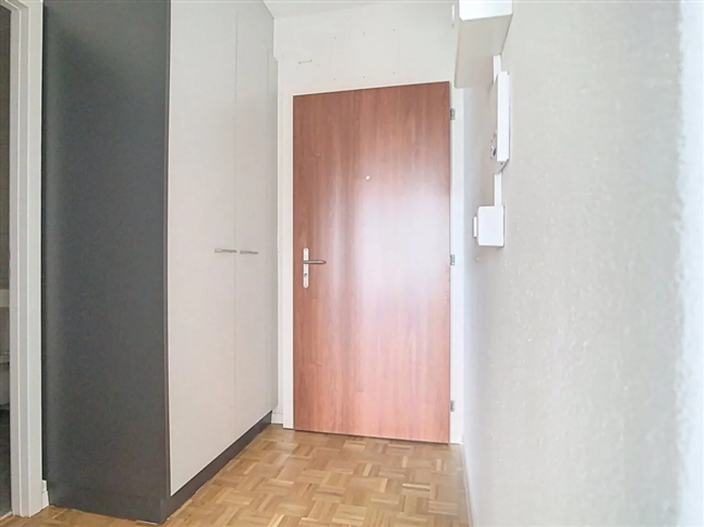 Appartement rénové de 3,5 pièces - Photo 3 sur 9