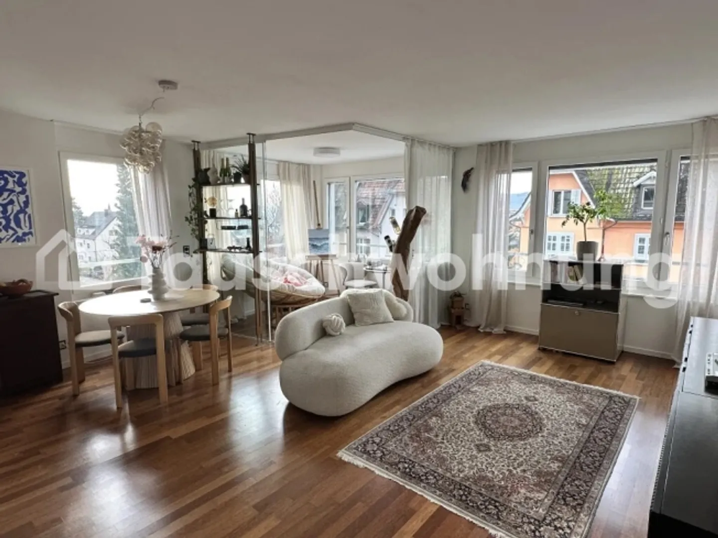 Beautiful Single Apartment - Photo 2 of 9