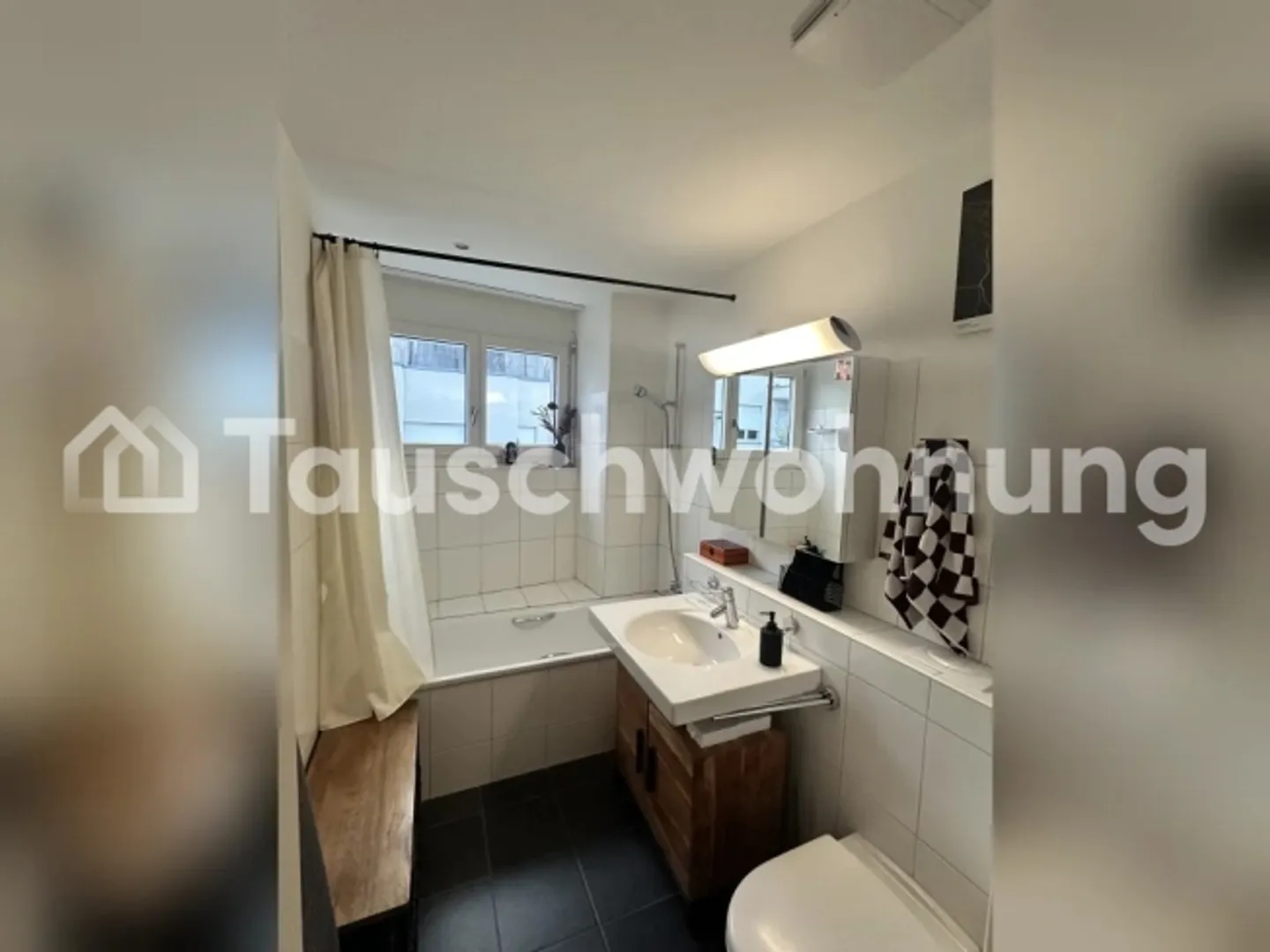 Beautiful Single Apartment - Photo 3 of 9