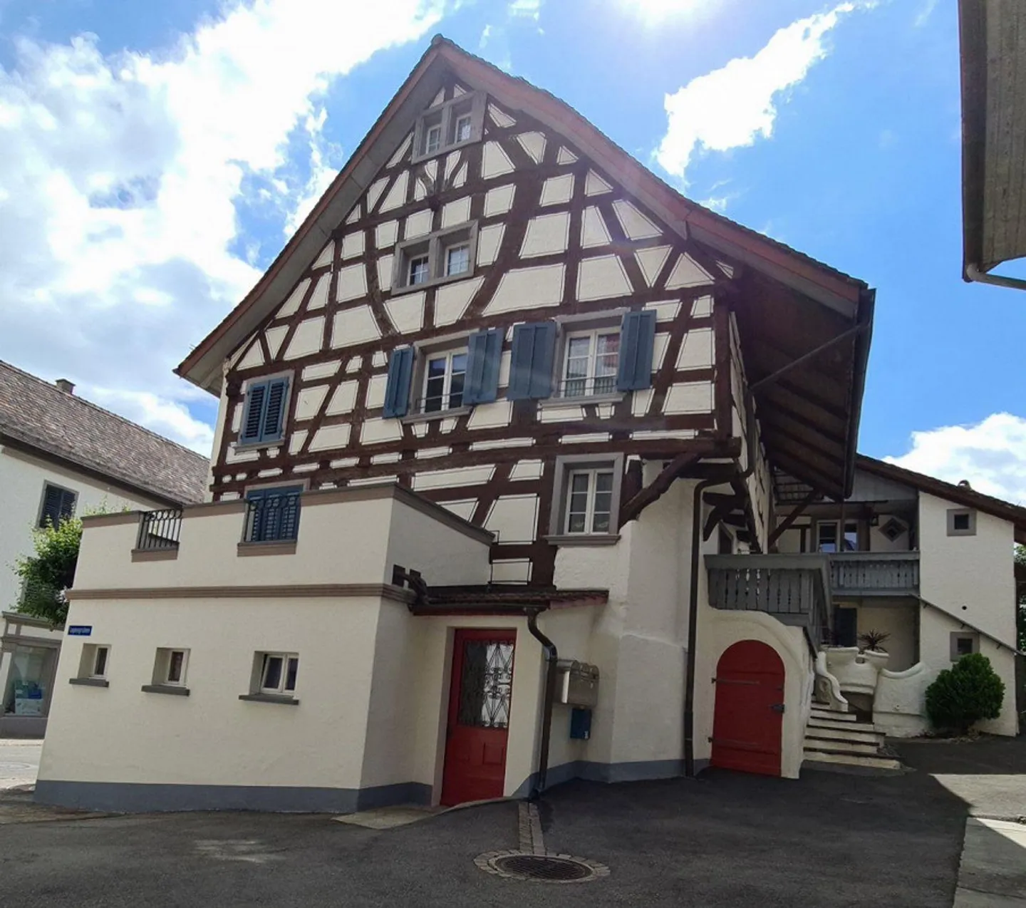 Charmantes Mehrfamilienhaus - Foto 3 von 27