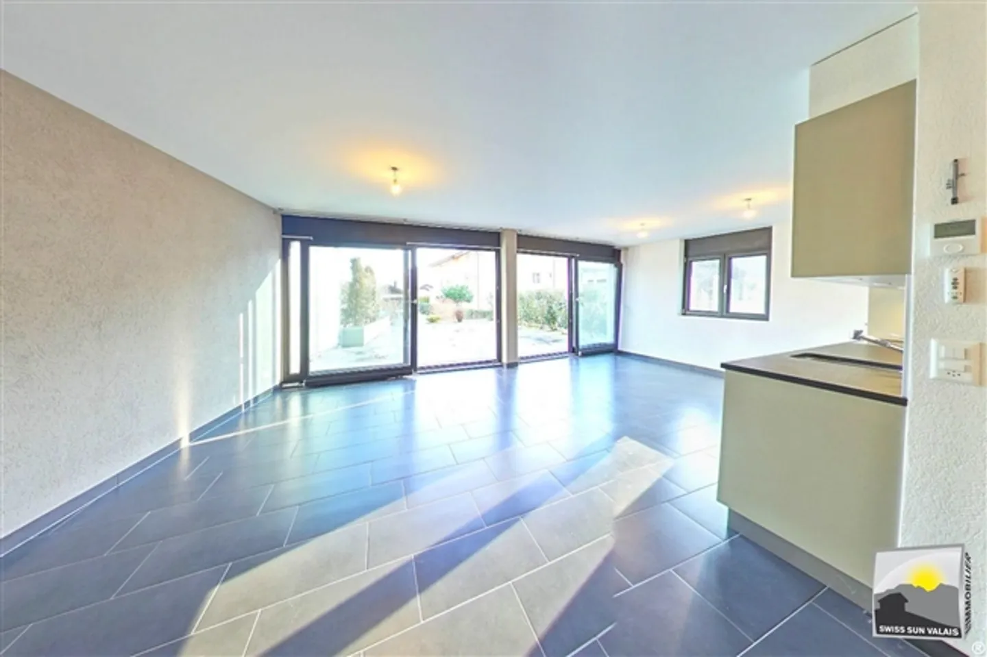 «Saillon. Sono "LA MIA LUNA DI MIELE" appartamento attraversante al piano terra con prato 3.5 locali di 115 m2 - Foto 1 di 20