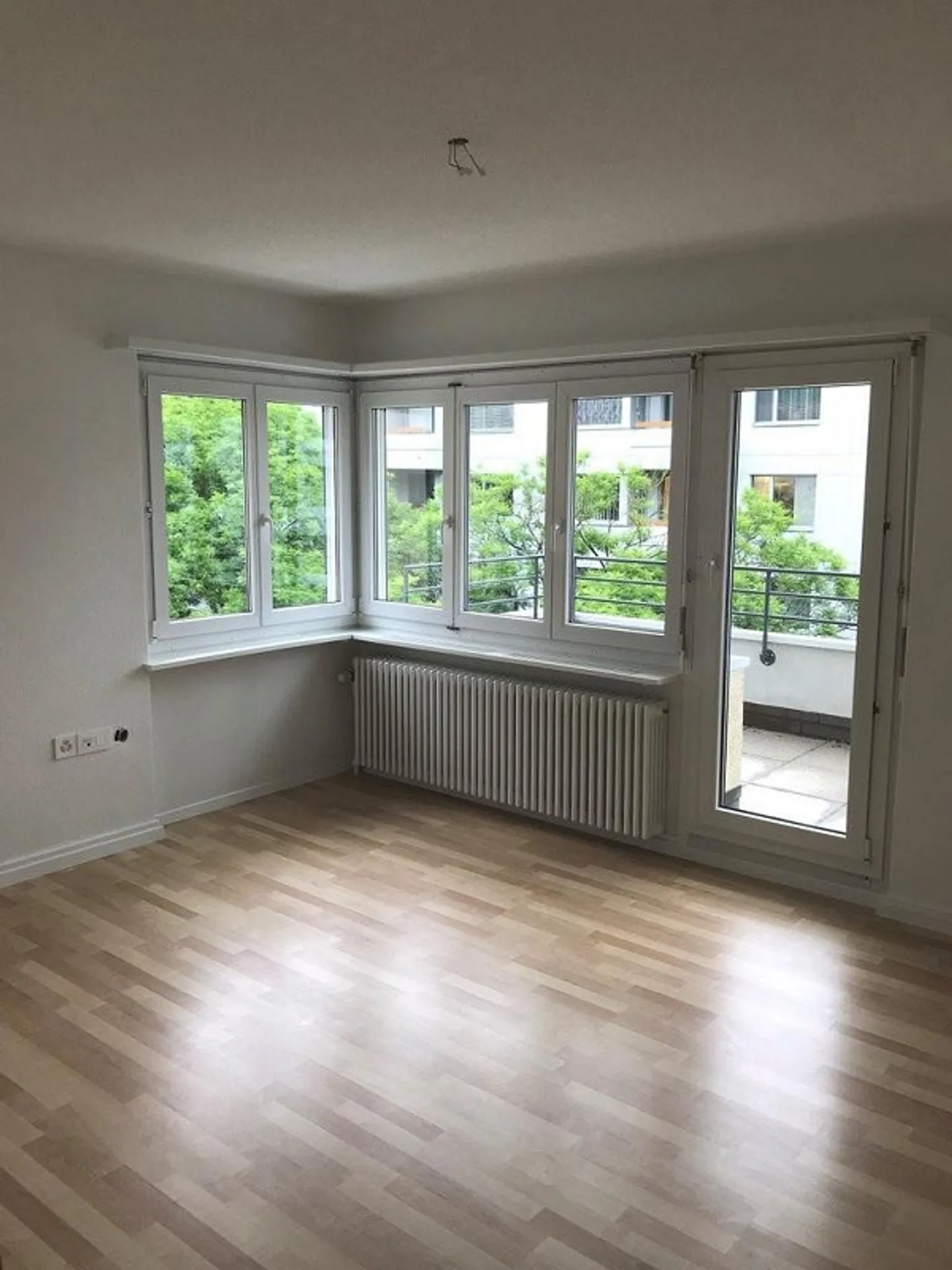 Modern living in the heart of Baden - Photo 2 of 7