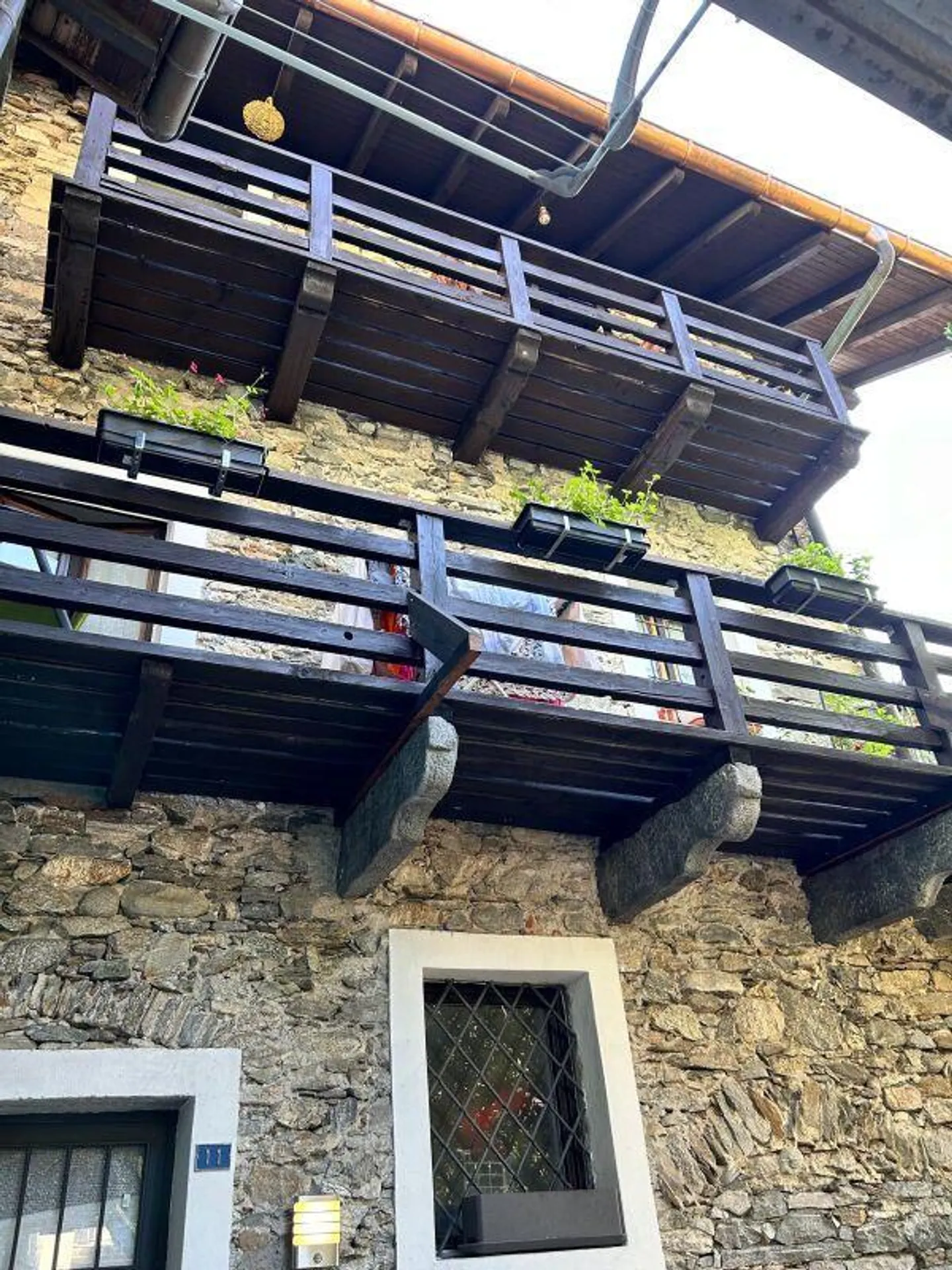 HOUSE IN THE NUCLEUS - Photo 1 of 9