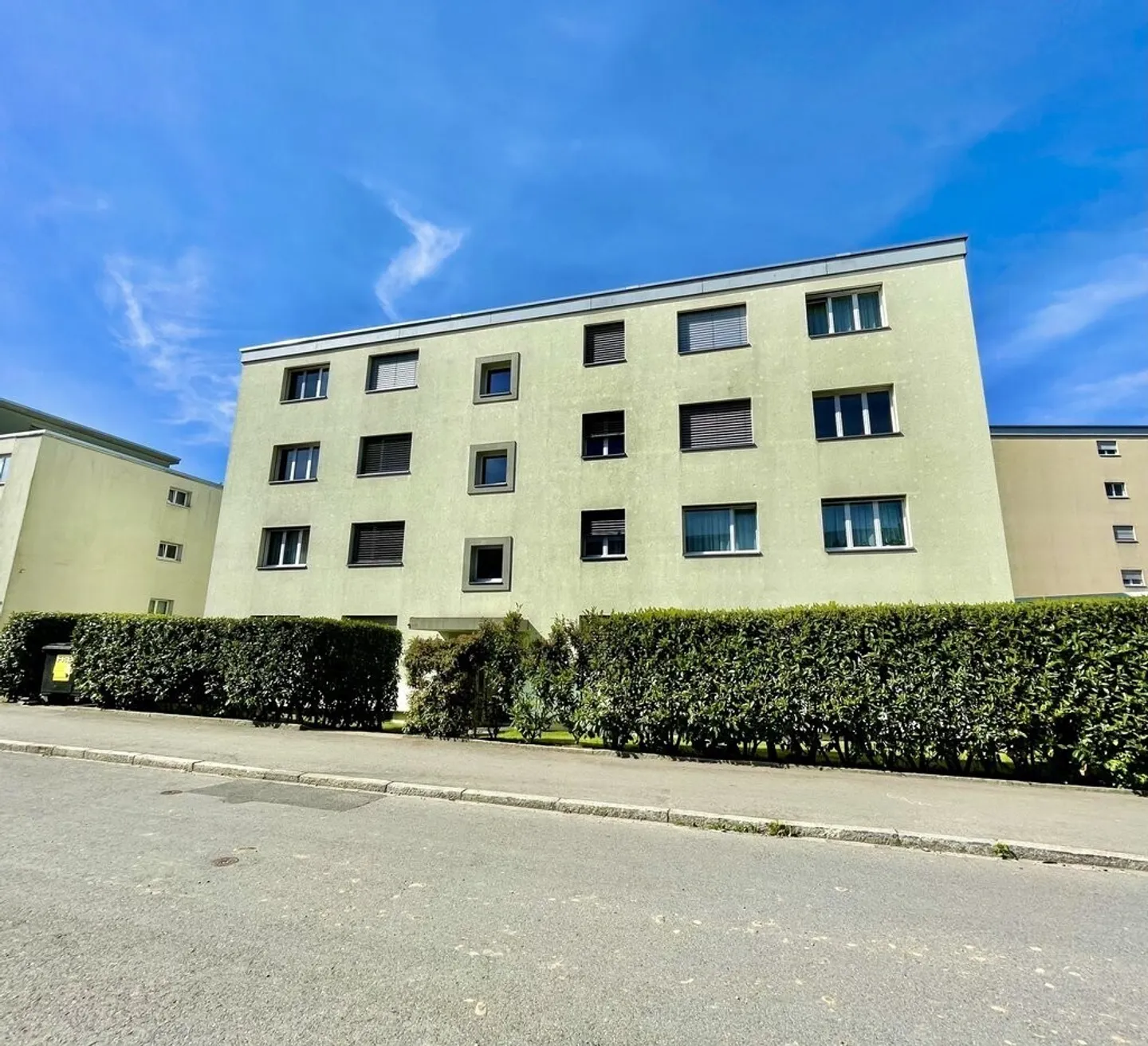 Appartamento luminoso e spazioso di 3,5 stanze nel centro di Uster - Foto 2 di 7