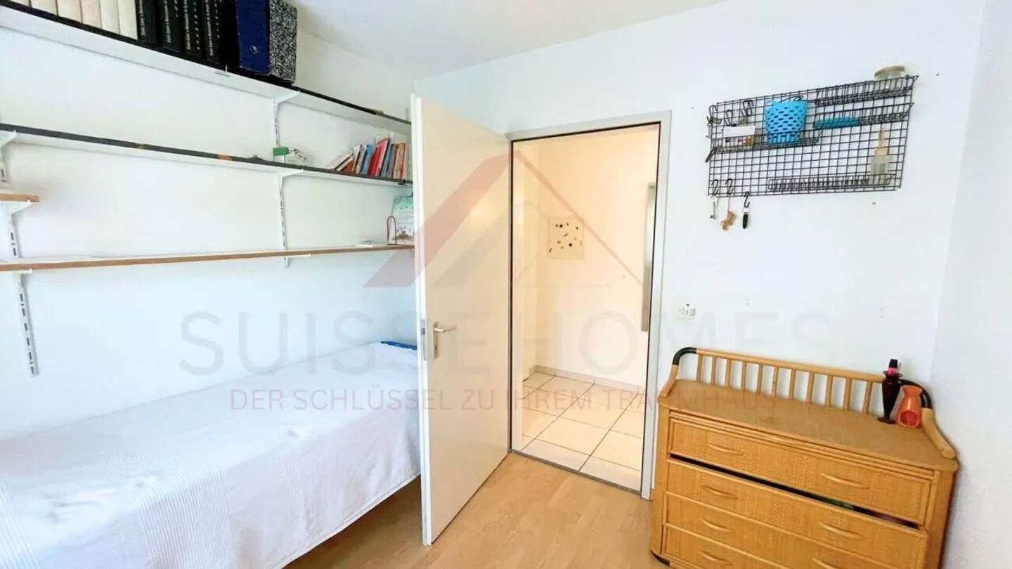Appartement 4.5 pièces bien entretenu avec balcon sud-ouest ensoleillé et propriété entièrement rénovée à 2502 Biel - Photo 9 sur 18