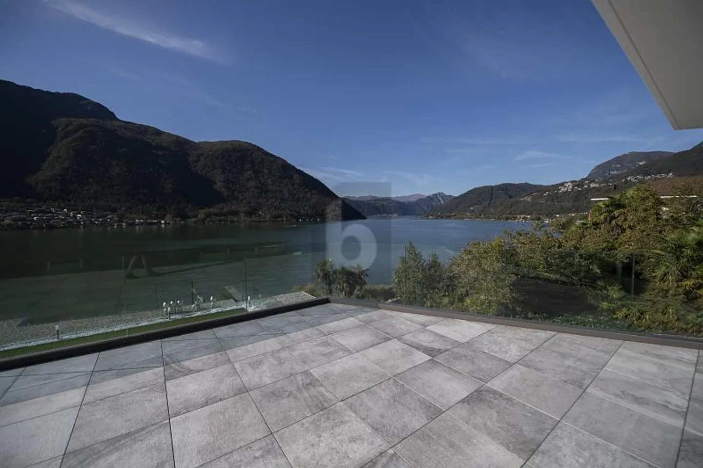 SPACIOUS WITH GARDEN AND VIEW - Photo 1 of 6