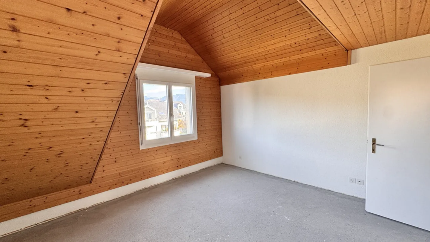 Appartement 3.5 pièces en attique dans un emplacement calme - Photo 7 sur 8