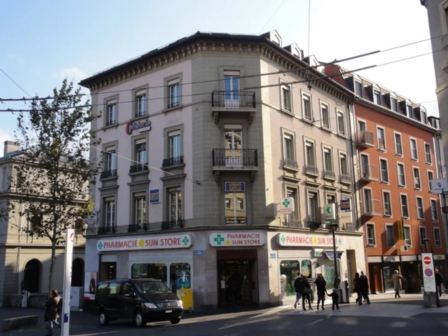 Vetrina pubblicitaria nel centro di Losanna - Foto 1 di 4