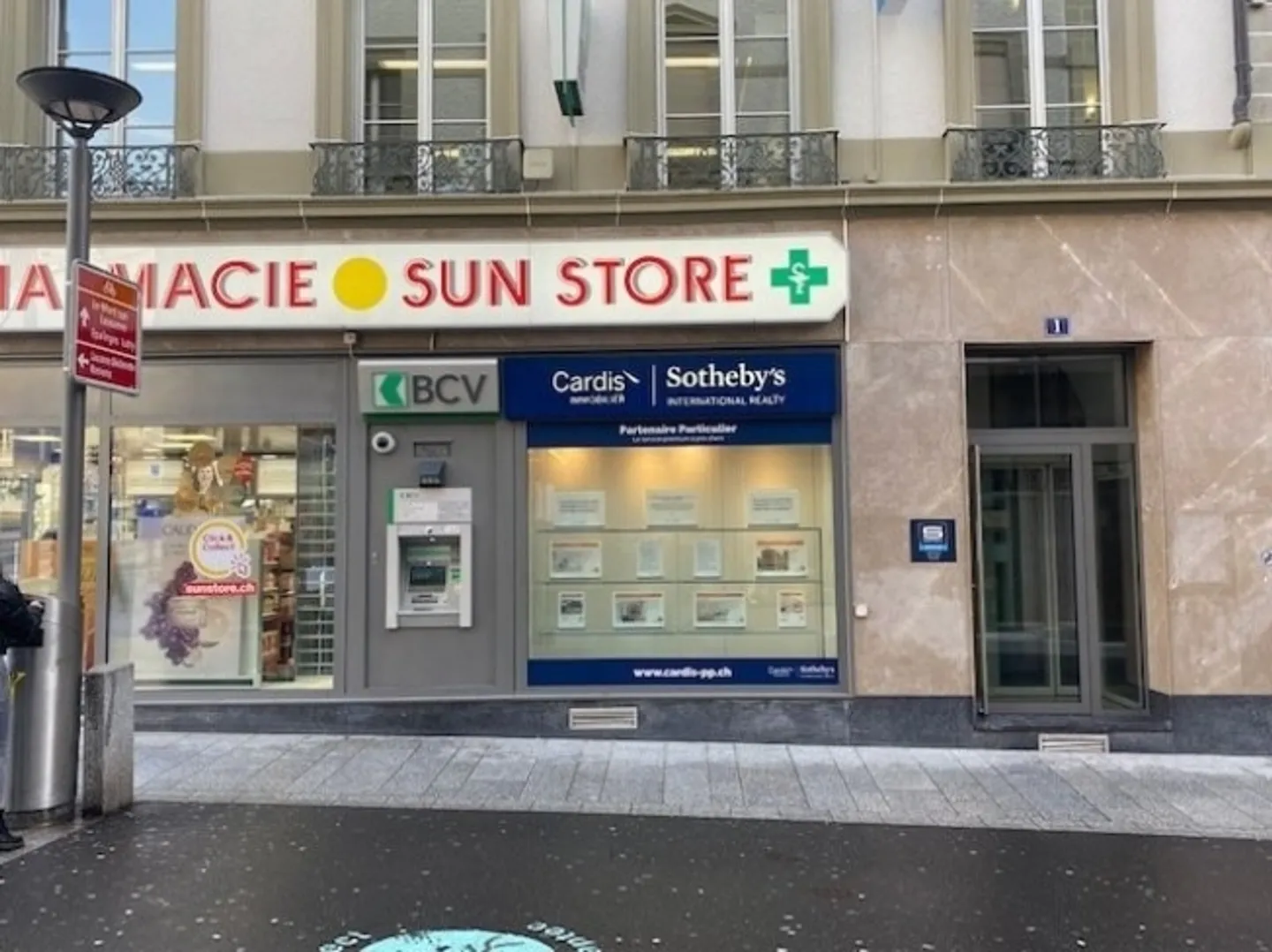 Vetrina pubblicitaria nel centro di Losanna - Foto 4 di 4