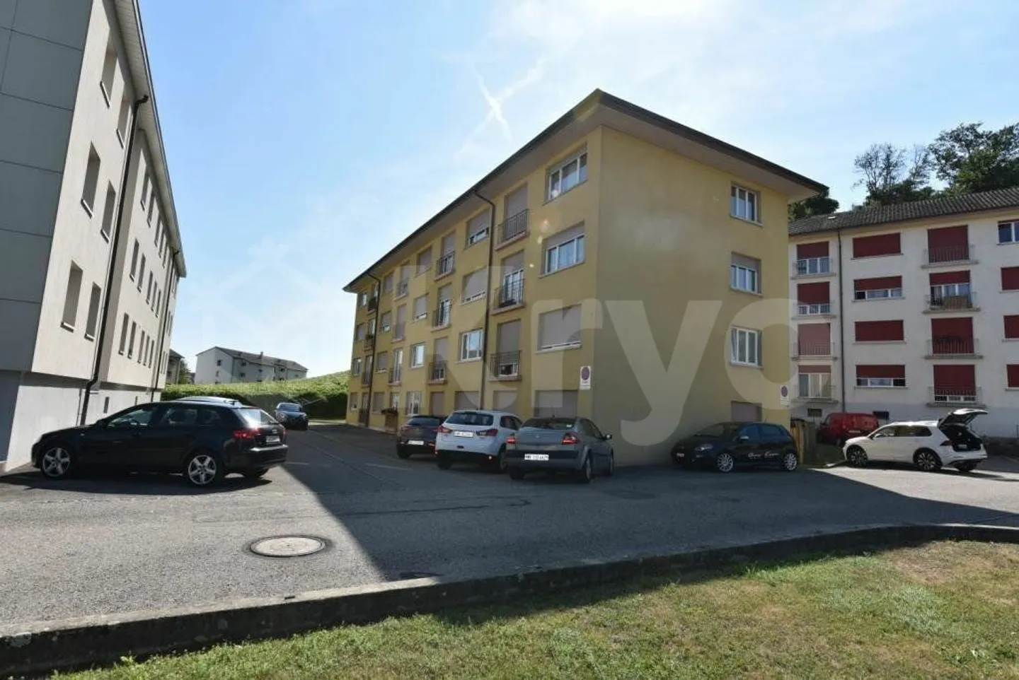 NICE 3-ROOM RENOVATED APARTMENT LOCATED ON THE GROUND FLOOR NEAR THE LAKE - Photo 8 of 8