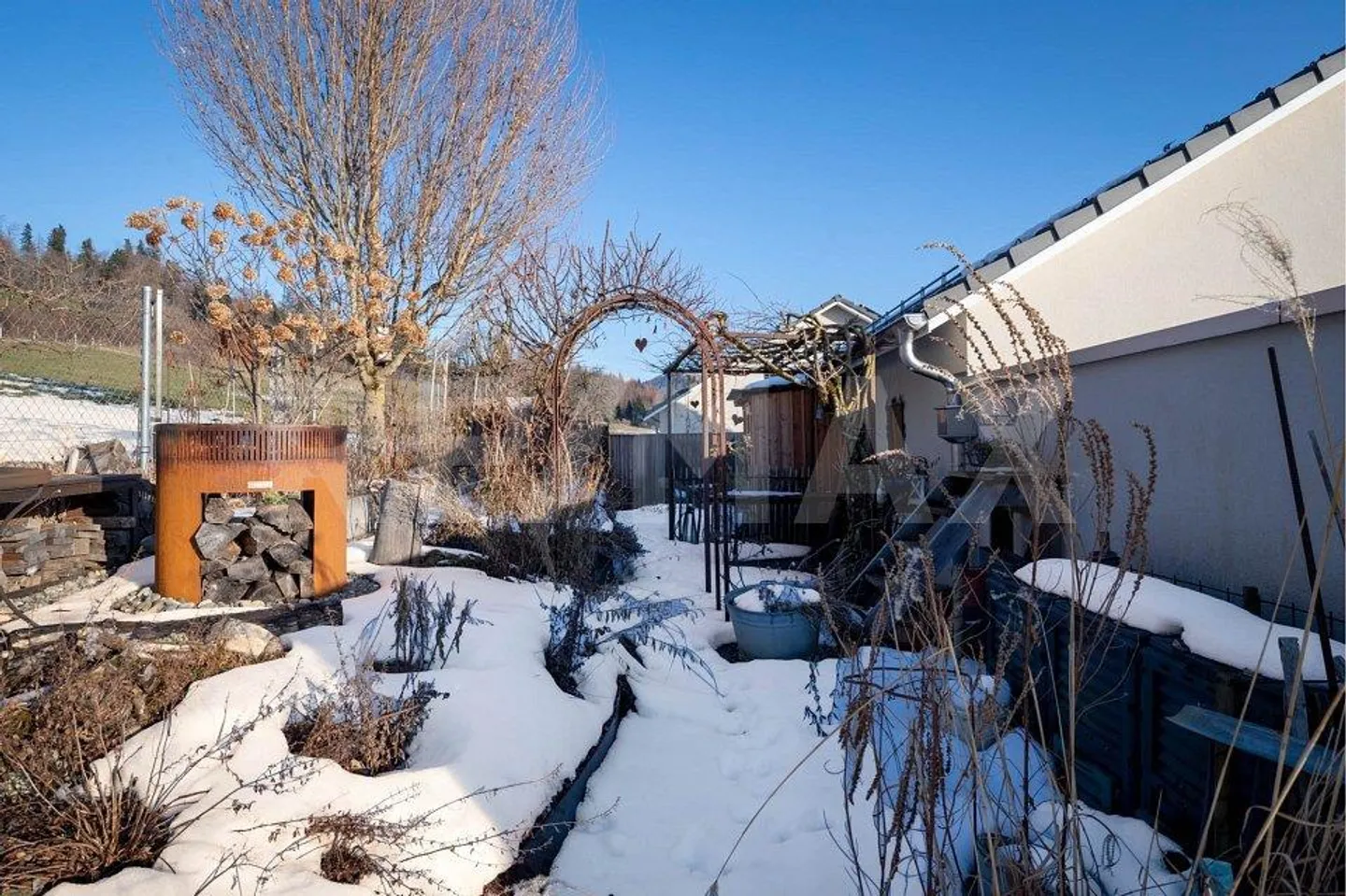 Emplacement idéal, bon état et avec une belle vue sur Bauma - Photo 4 sur 13