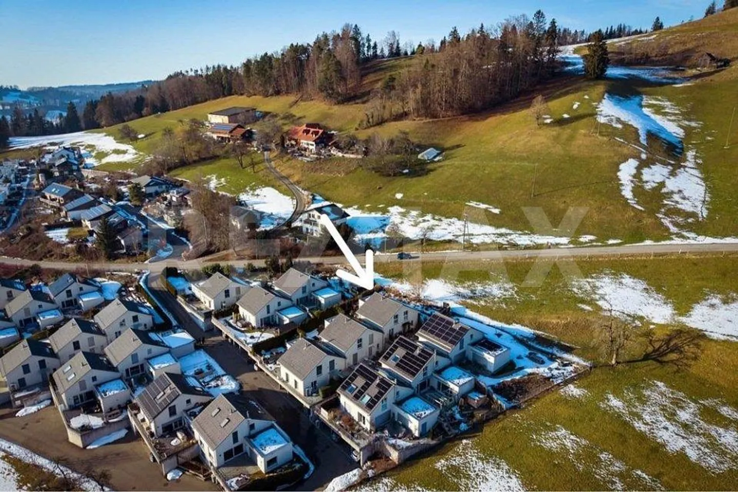 Emplacement idéal, bon état et avec une belle vue sur Bauma - Photo 2 sur 13