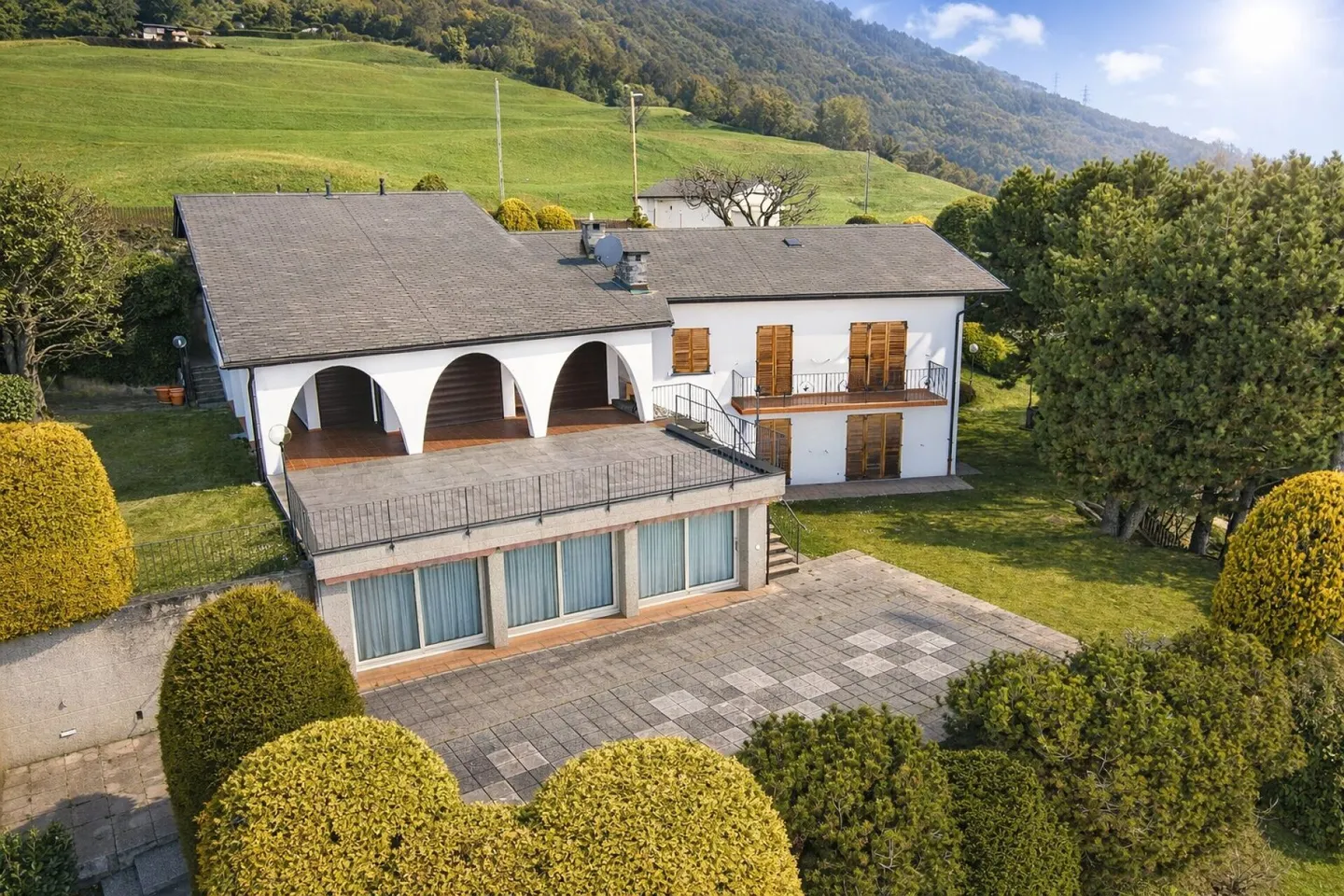 Wunderschöne Villa mit Pool und Blick - Foto 2 von 26