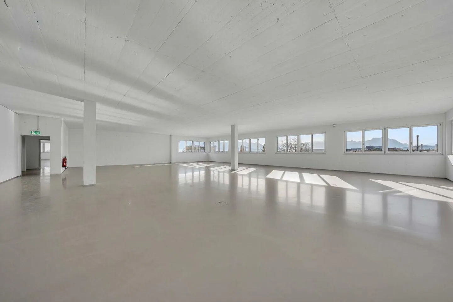 Commercial Space - Photo 5 of 7