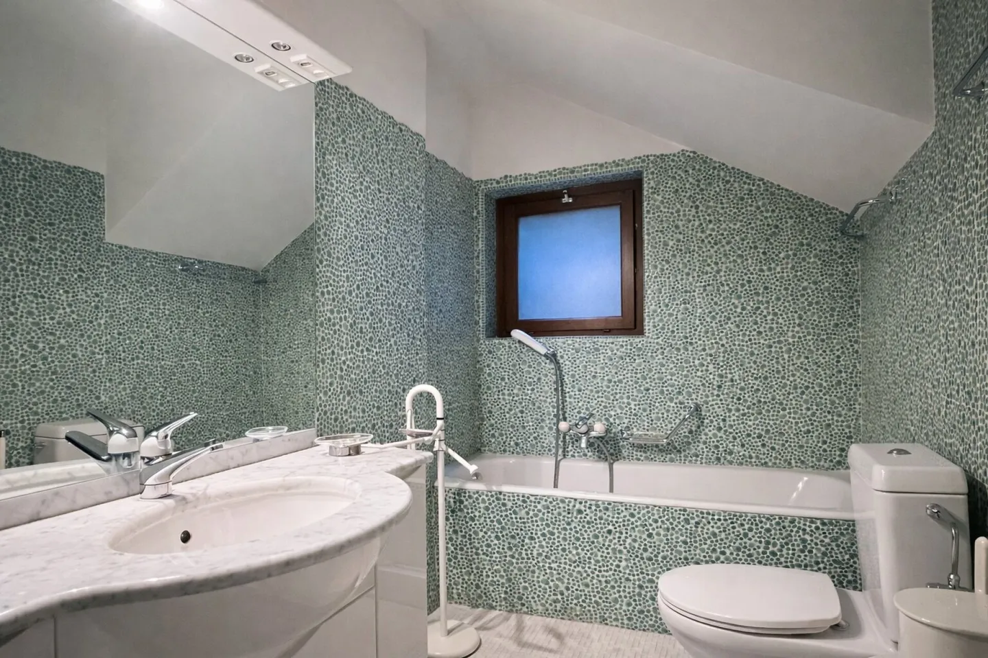 Wunderschöne Villa mit Pool und Blick - Foto 24 von 26