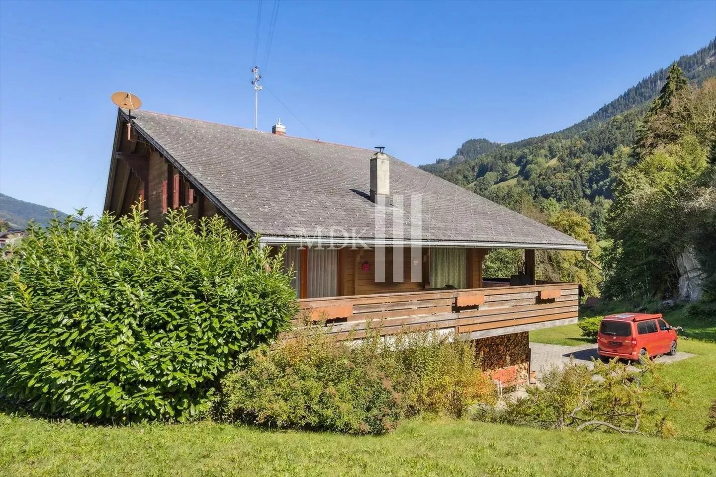 Chalet 8.5 Zimmer - Foto 3 von 13