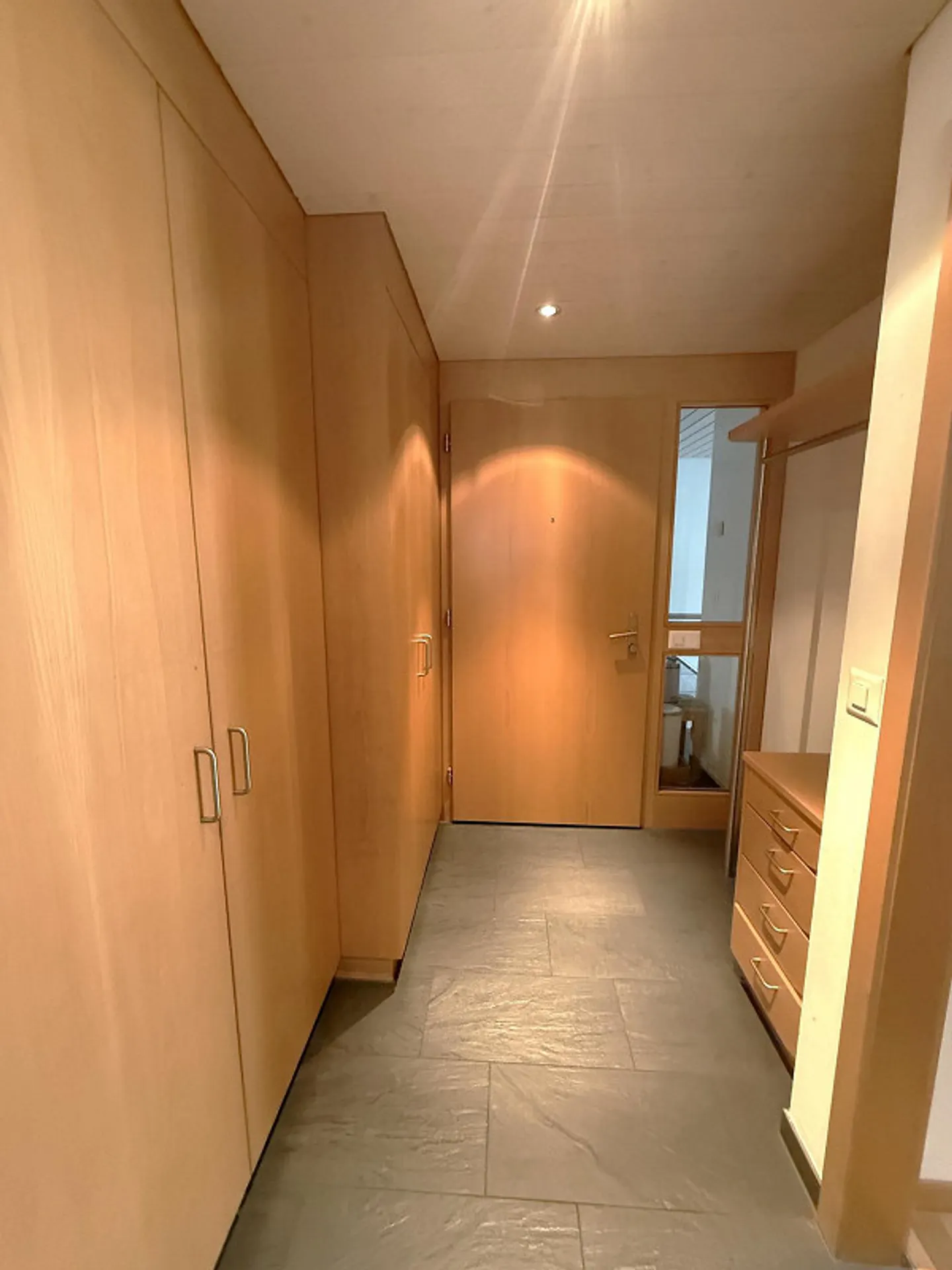 Spacious 3.5-room apartment | Living like in your own house part - Photo 9 of 12