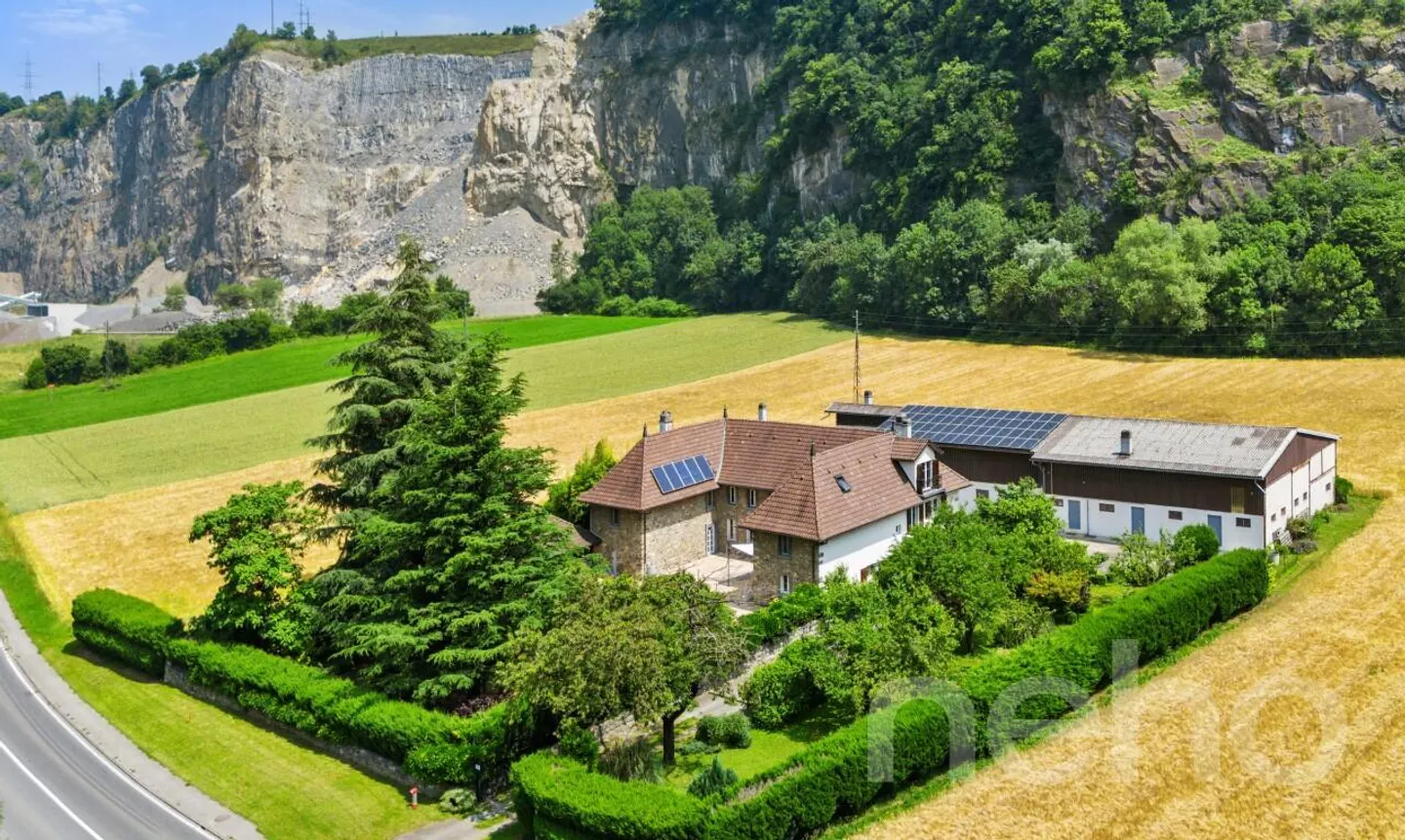 Charmantes Herrenhaus mit Scheune - Foto 3 von 13