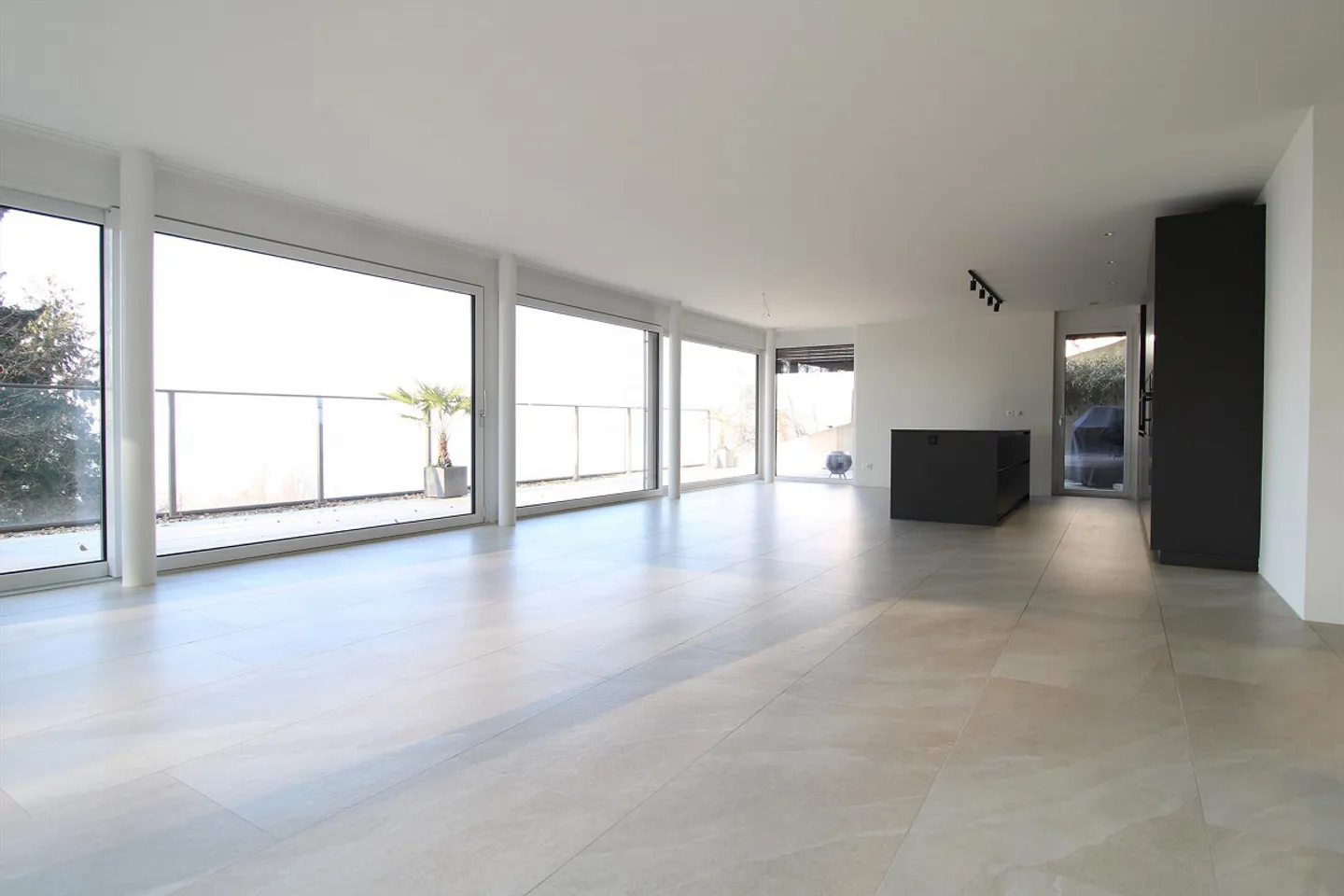 Appartement Terrasse avec Vue sur le Lac - Photo 2 sur 17