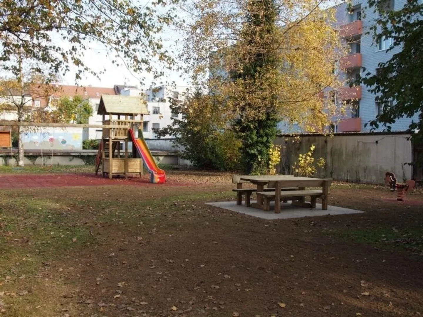 Sonnige Wohnung mit moderner Küche - Foto 2 von 7