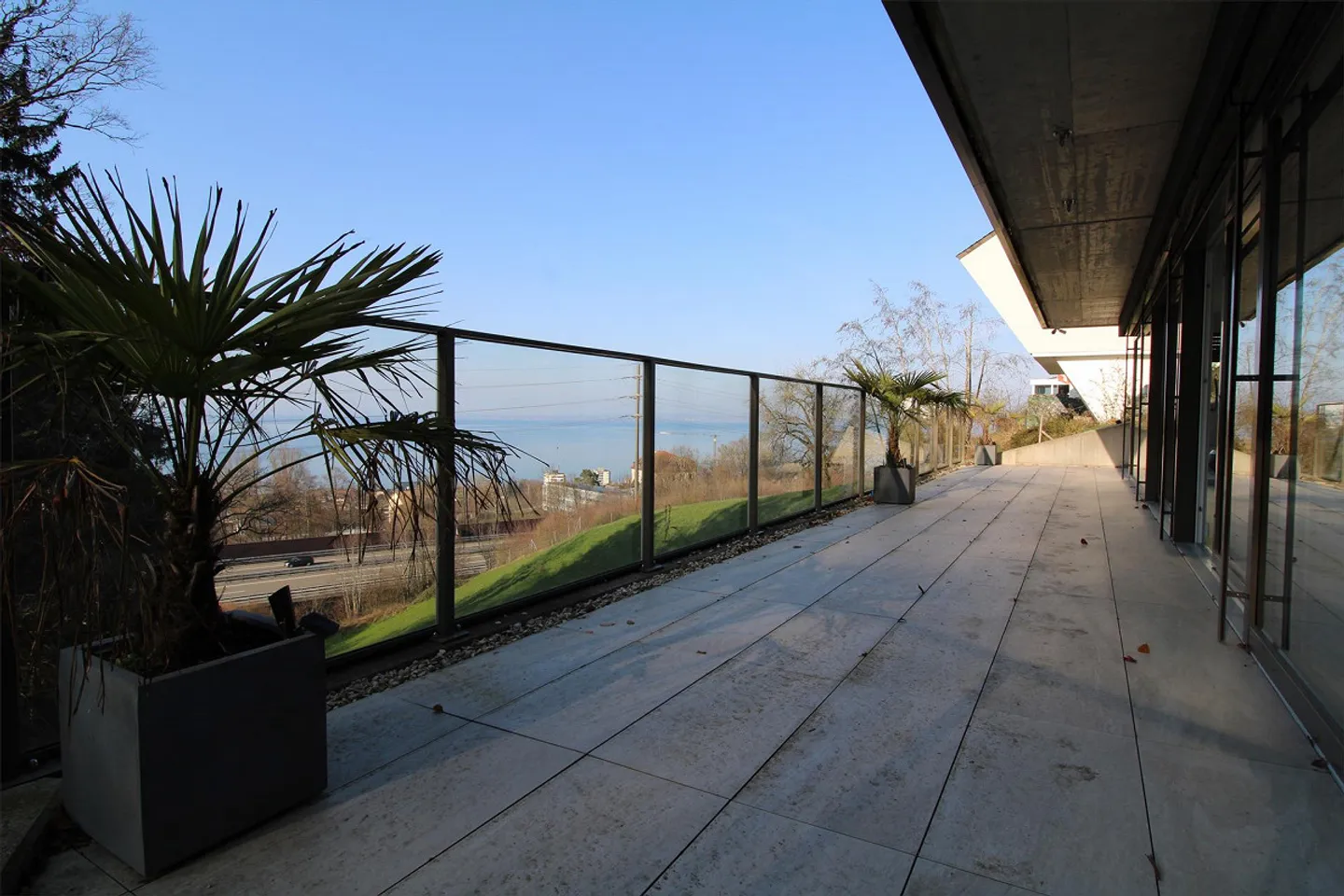 Appartement Terrasse avec Vue sur le Lac - Photo 13 sur 17