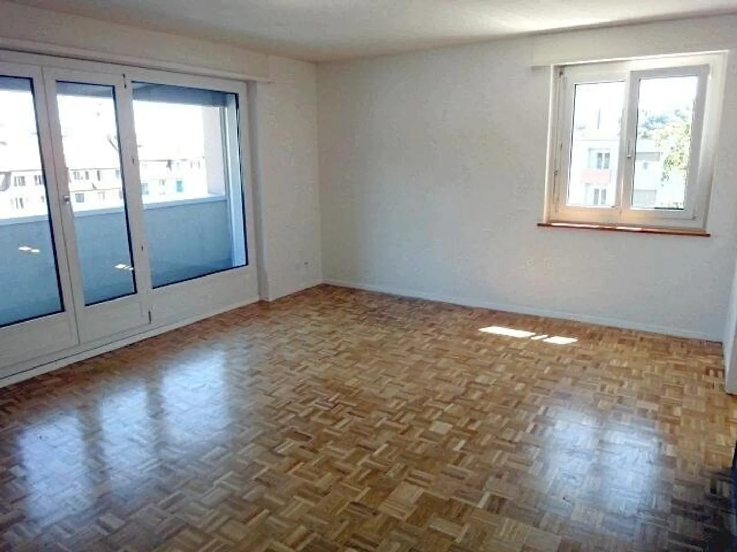 Sonnige Wohnung mit moderner Küche - Foto 4 von 7