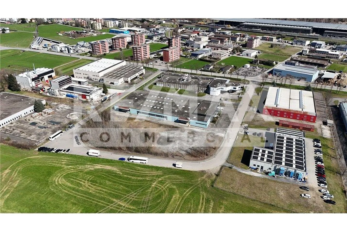 Important bâtiment commercial et industriel - Photo 6 sur 13