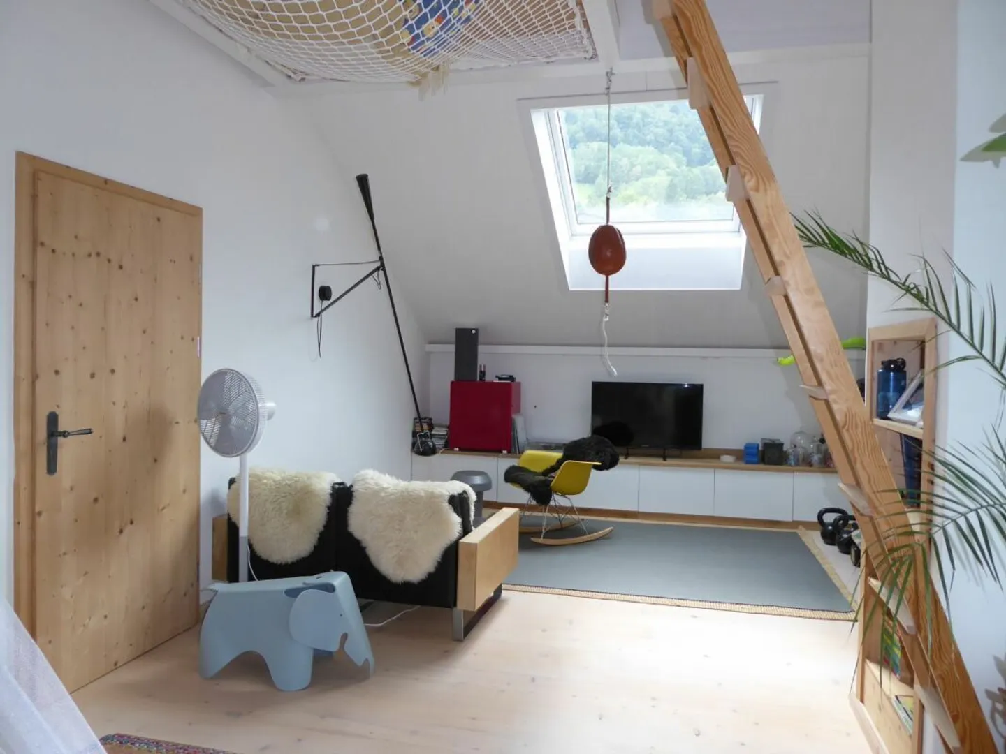 5-room single-family house with attached shed and generous outdoor area - Photo 12 of 23