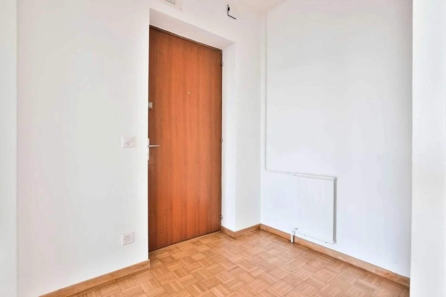 Geräumige Wohnung in Servette - Foto 2 von 9