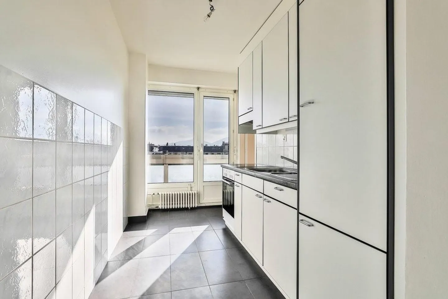 Geräumige Wohnung in Servette - Foto 3 von 9