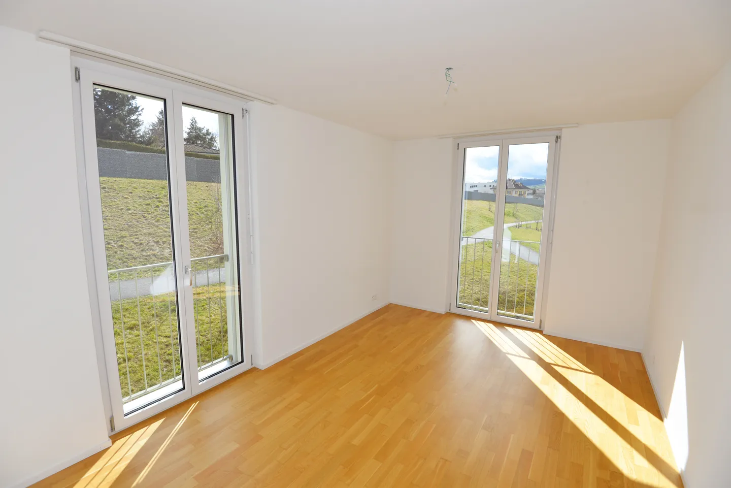 Situato in posizione centrale ma comunque nel verde - Foto 4 di 6