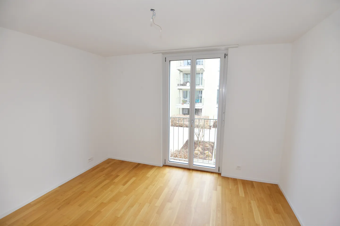 Situato in posizione centrale ma comunque nel verde - Foto 3 di 6