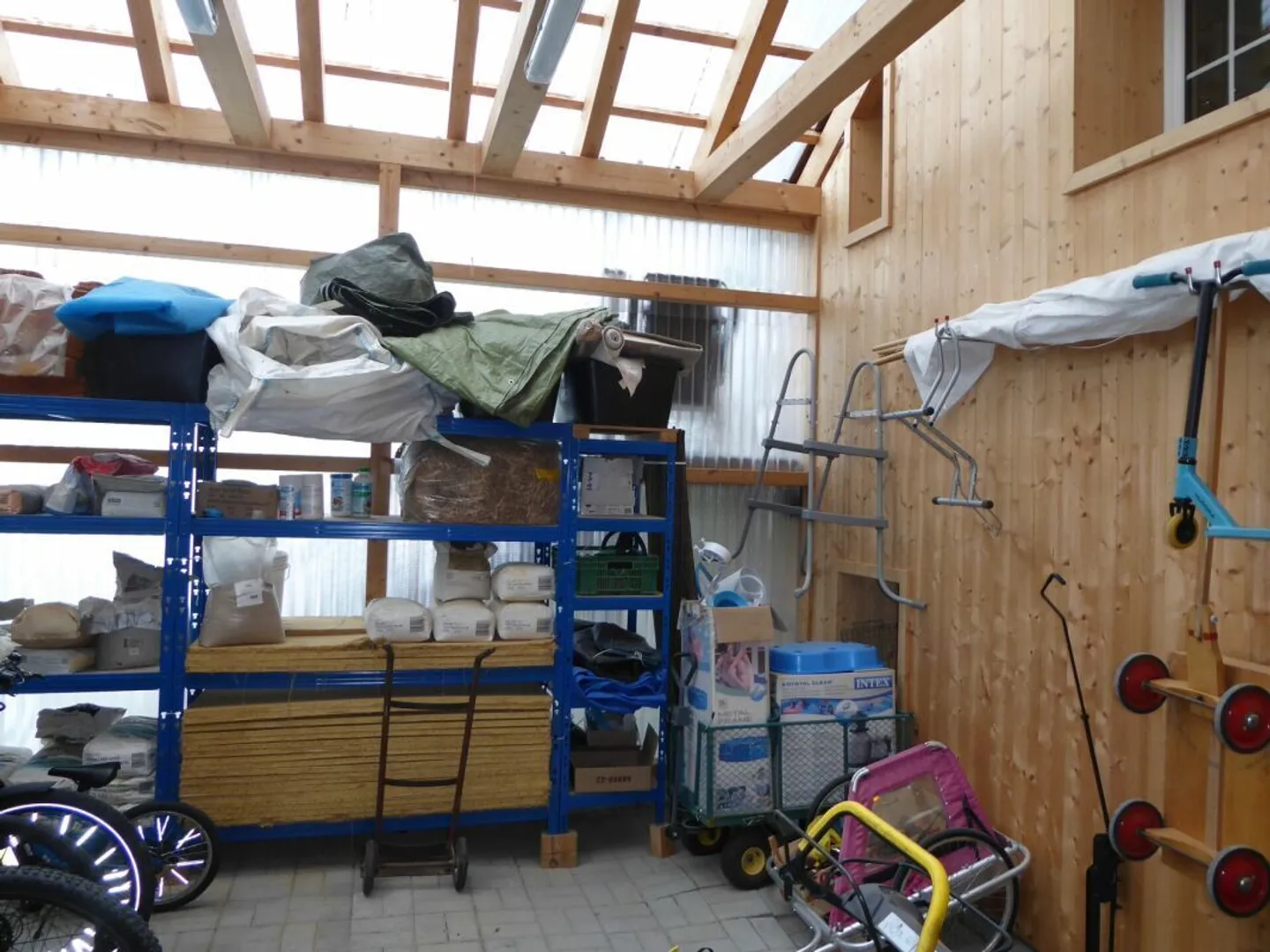 5-room single-family house with attached shed and generous outdoor area - Photo 18 of 23