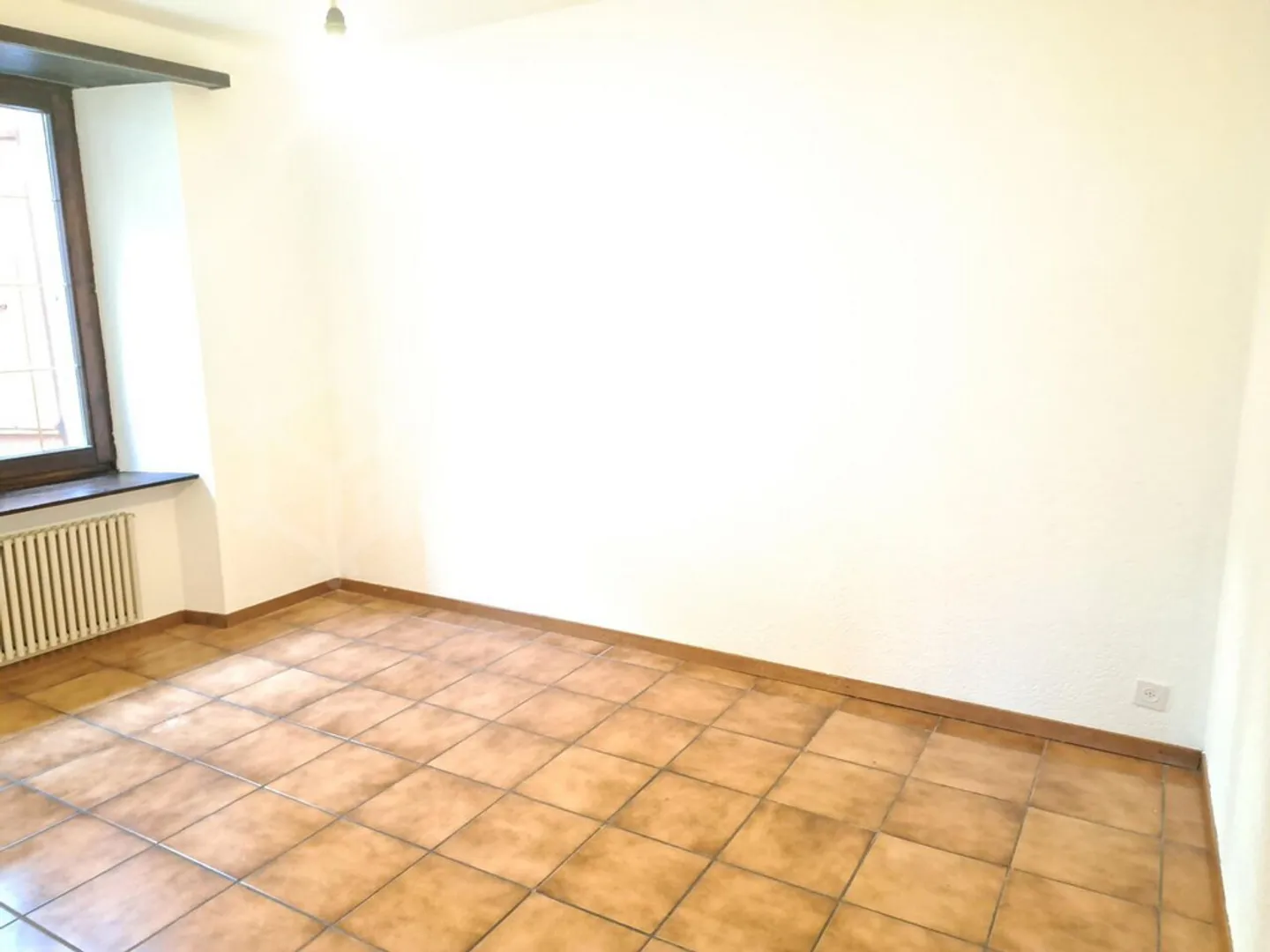 Appartamento di quattro stanze di 100 m2 al secondo piano senza ascensore - Foto 5 di 10