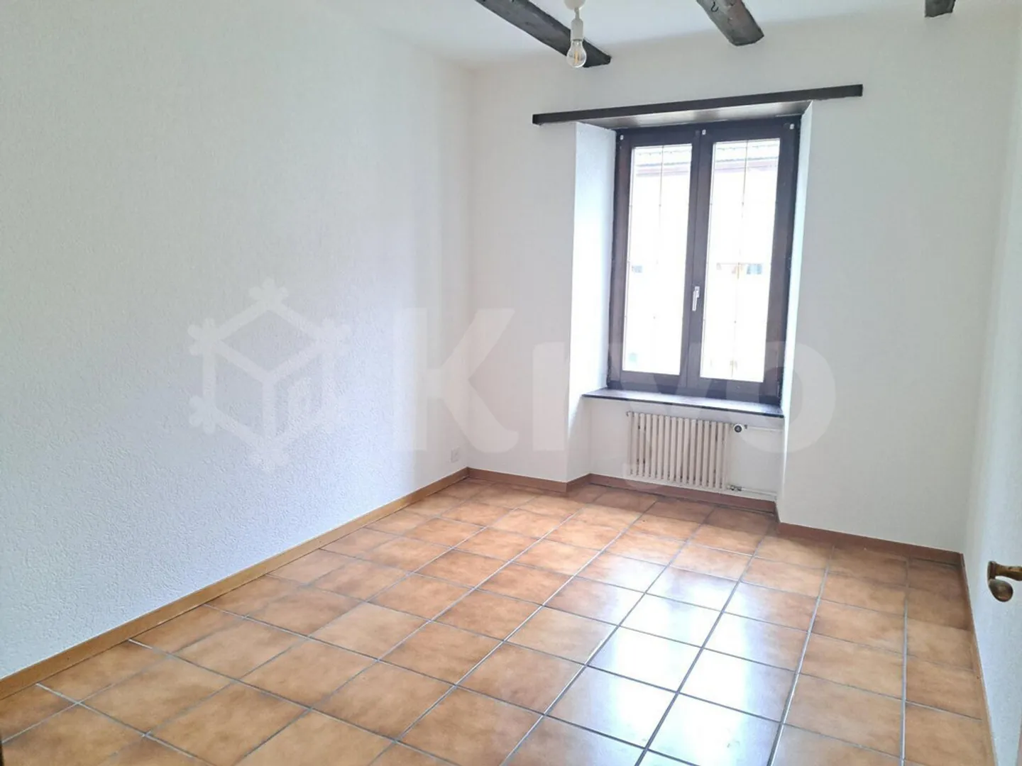 Appartamento di quattro stanze di 100 m2 al secondo piano senza ascensore - Foto 7 di 10
