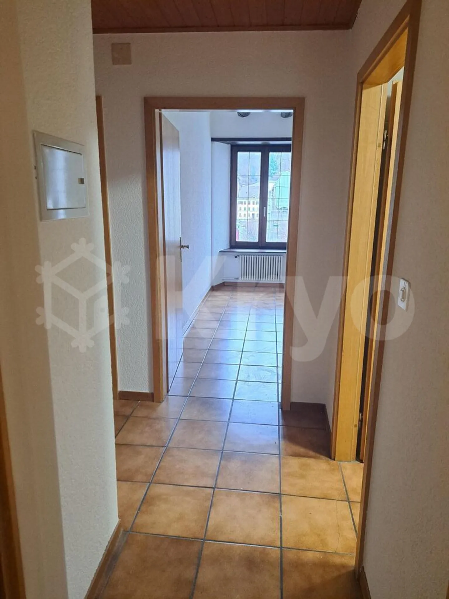 Appartamento di quattro stanze di 100 m2 al secondo piano senza ascensore - Foto 8 di 10