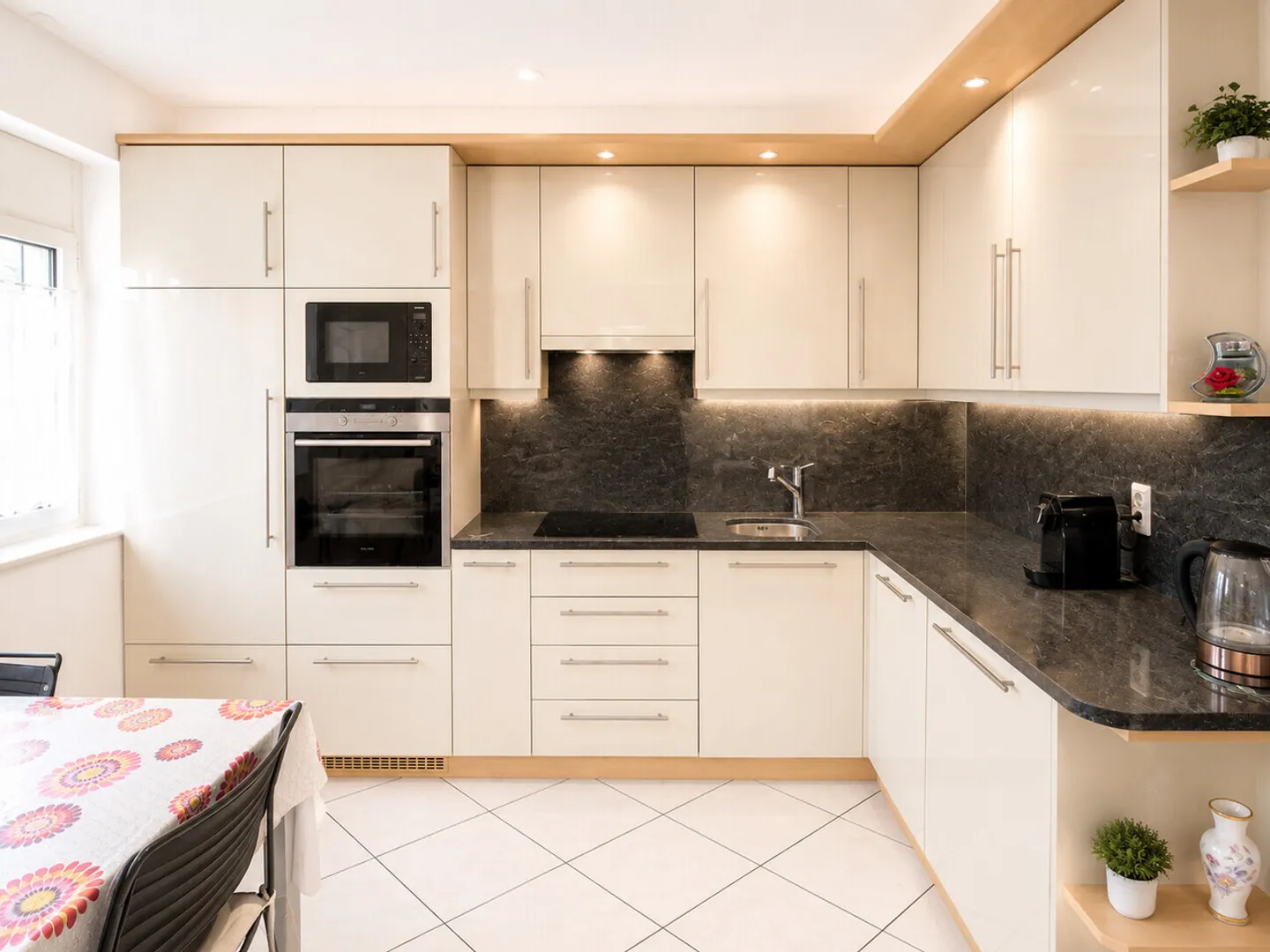 APPARTEMENT DE 3,5 PIÈCES AVEC GRAND JARDIN À DAVESCO - Photo 4 sur 13