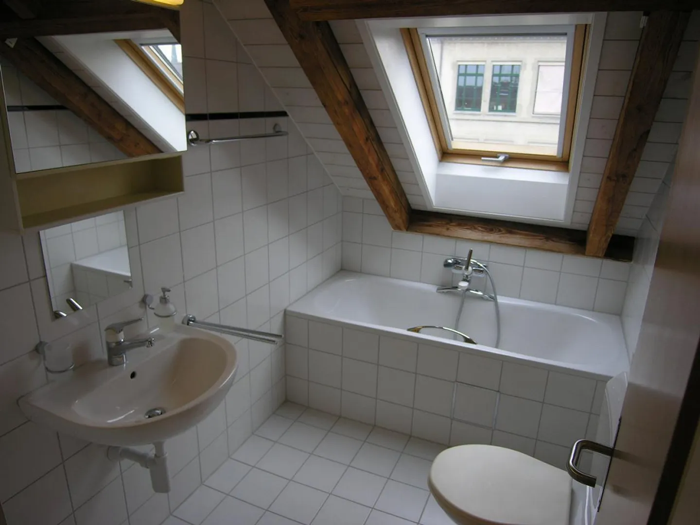 Charming attic apartment near the Rhine promenade - Photo 7 of 7
