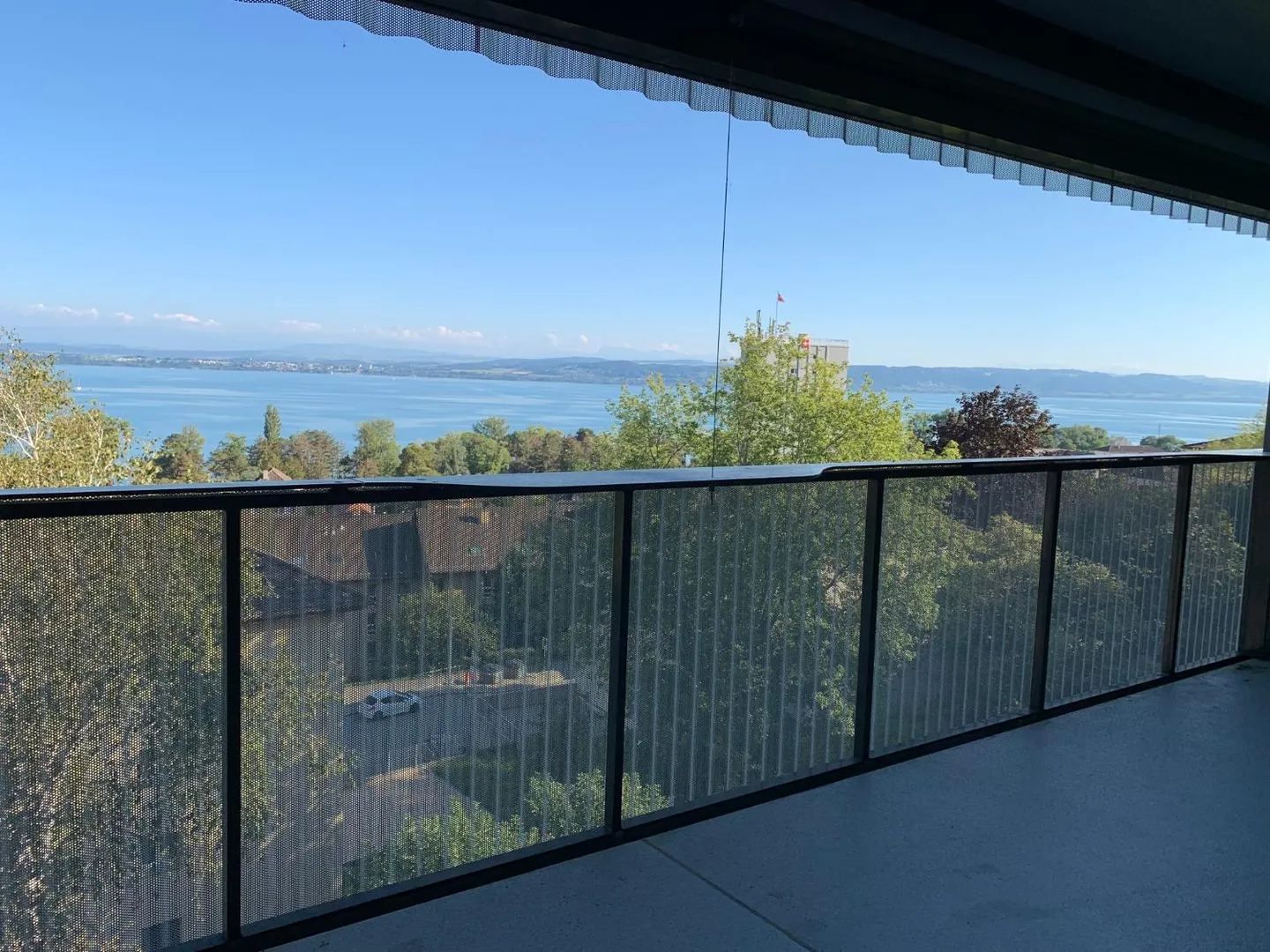 Schöne 4-Zimmer-Wohnung im 1. Stock mit herrlichem Blick auf den See - Foto 7 von 8