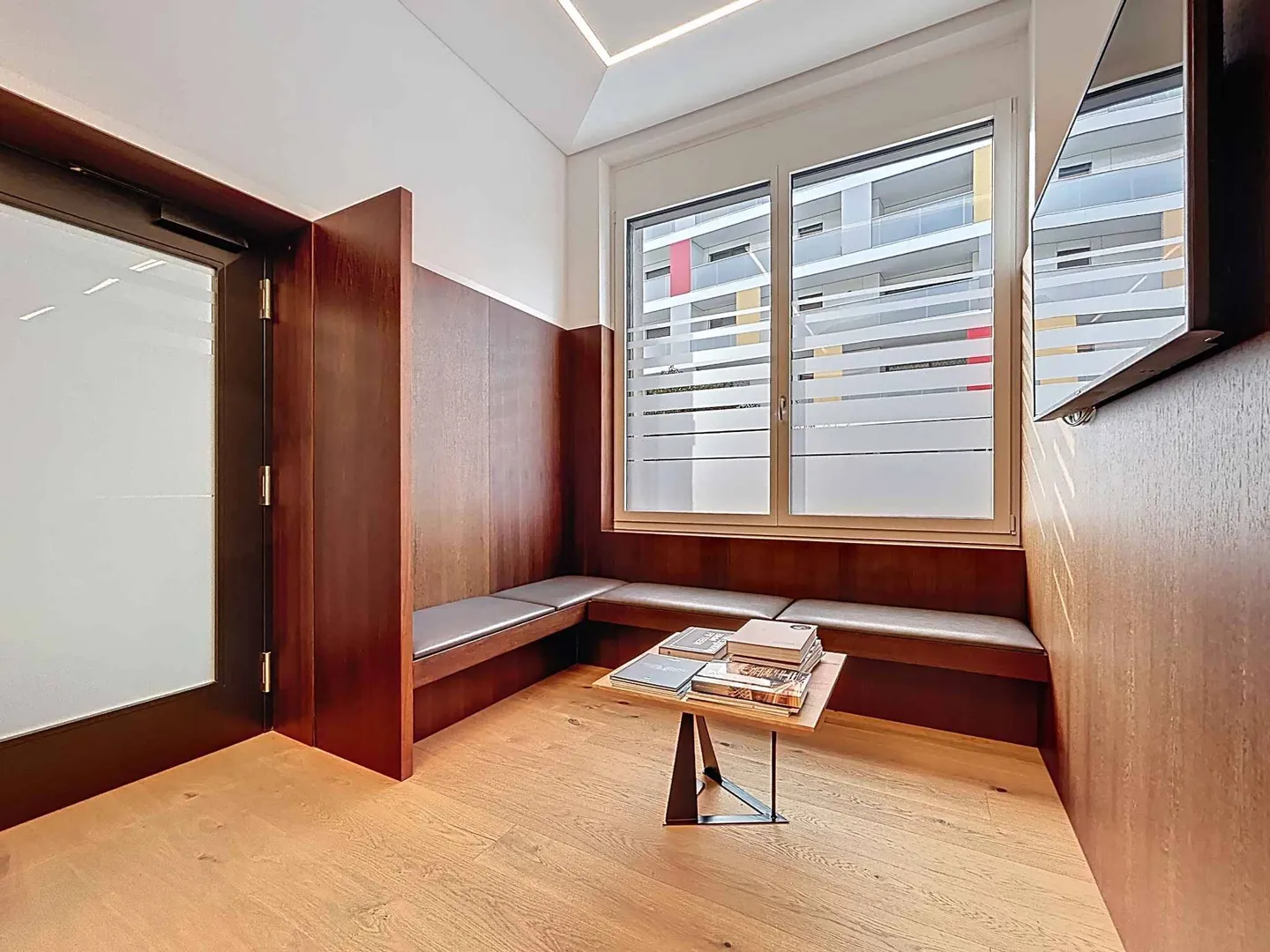 Superficie di 98 m² di spazio abitativo con terrazza, spazio versatile con grande potenziale - Foto 2 di 8