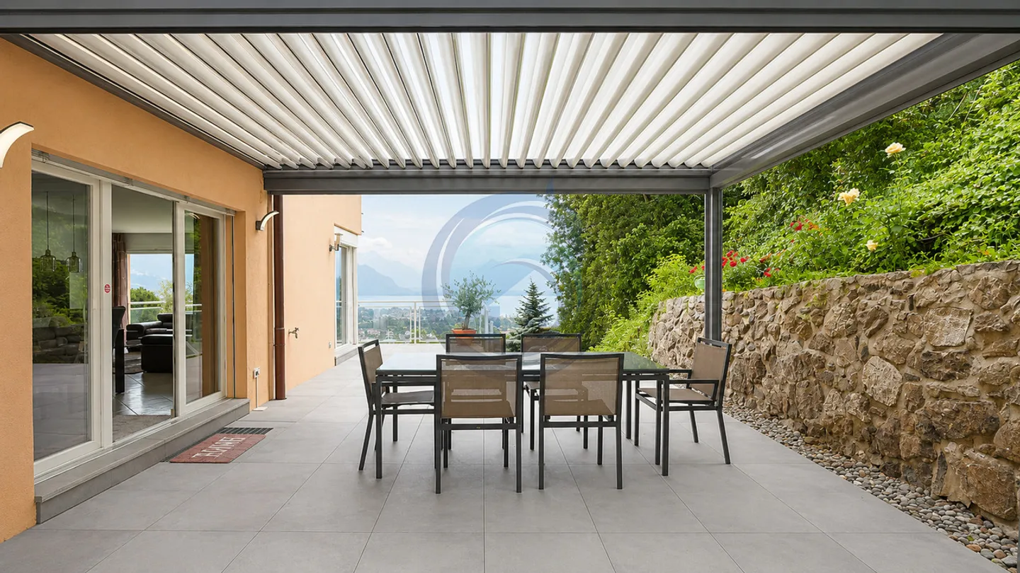 Charming Semi-Detached Villa with Lake View - Photo 4 of 21