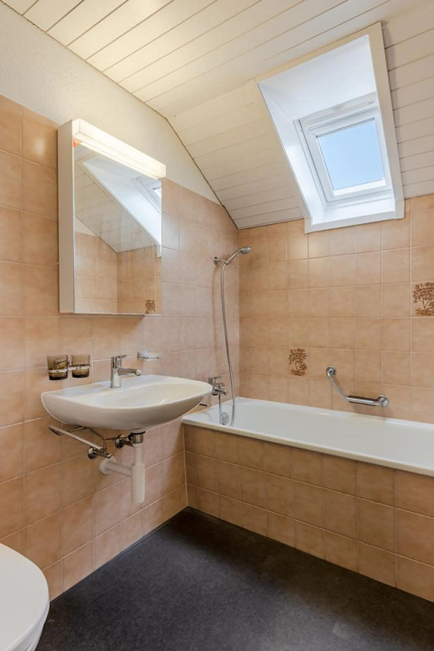 Family-friendly living in a quiet location - Photo 4 of 11
