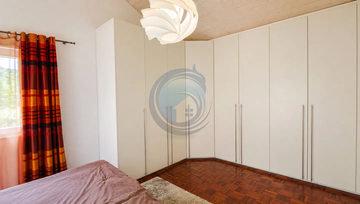 Charming Semi-Detached Villa with Lake View - Photo 15 of 21